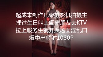 商城抄底JK美眉 一箭双雕差点被发现了 都是性感大屁屁