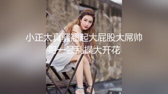 两个黑鬼玩弄熟女少妇，大粗鸡巴连菊花都干了，前后抽插口交大大鸡巴，各种体位爆草蹂躏，精彩又刺激别错过